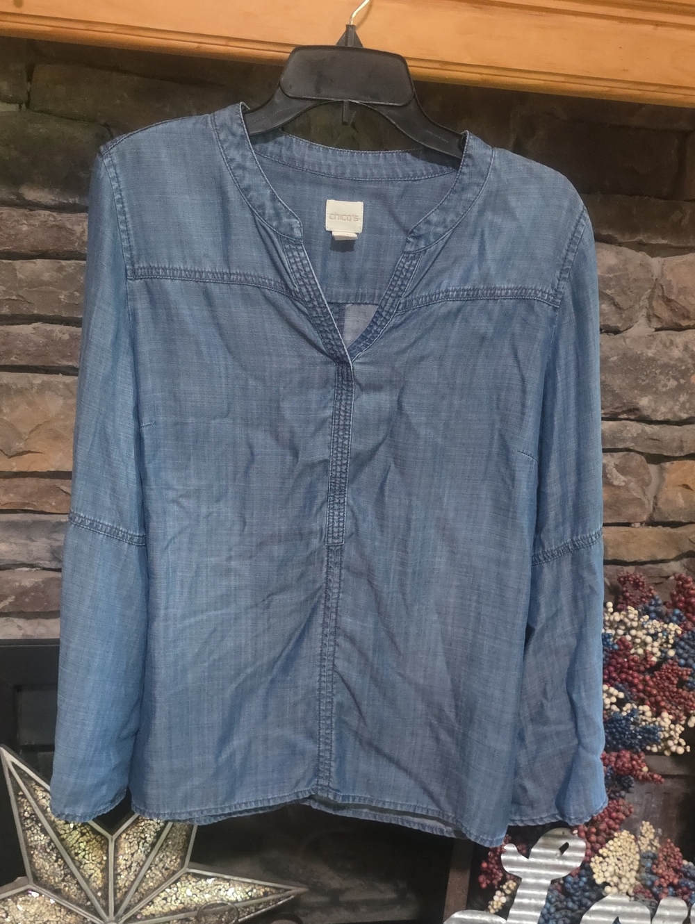 Chico's Denim Look Soft V Neck Top Sz 1/M